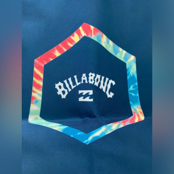 BILLABONG - Picture 3 of 5